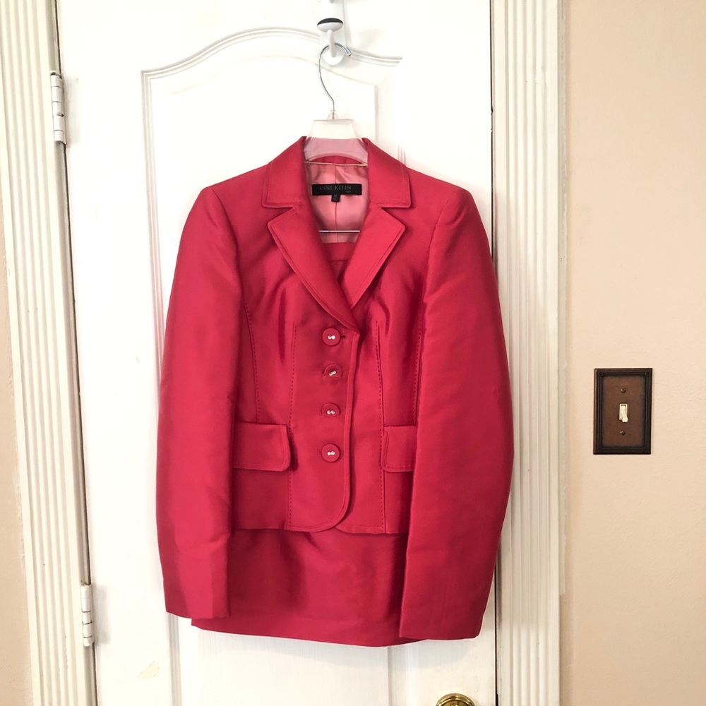Suit and skirt
